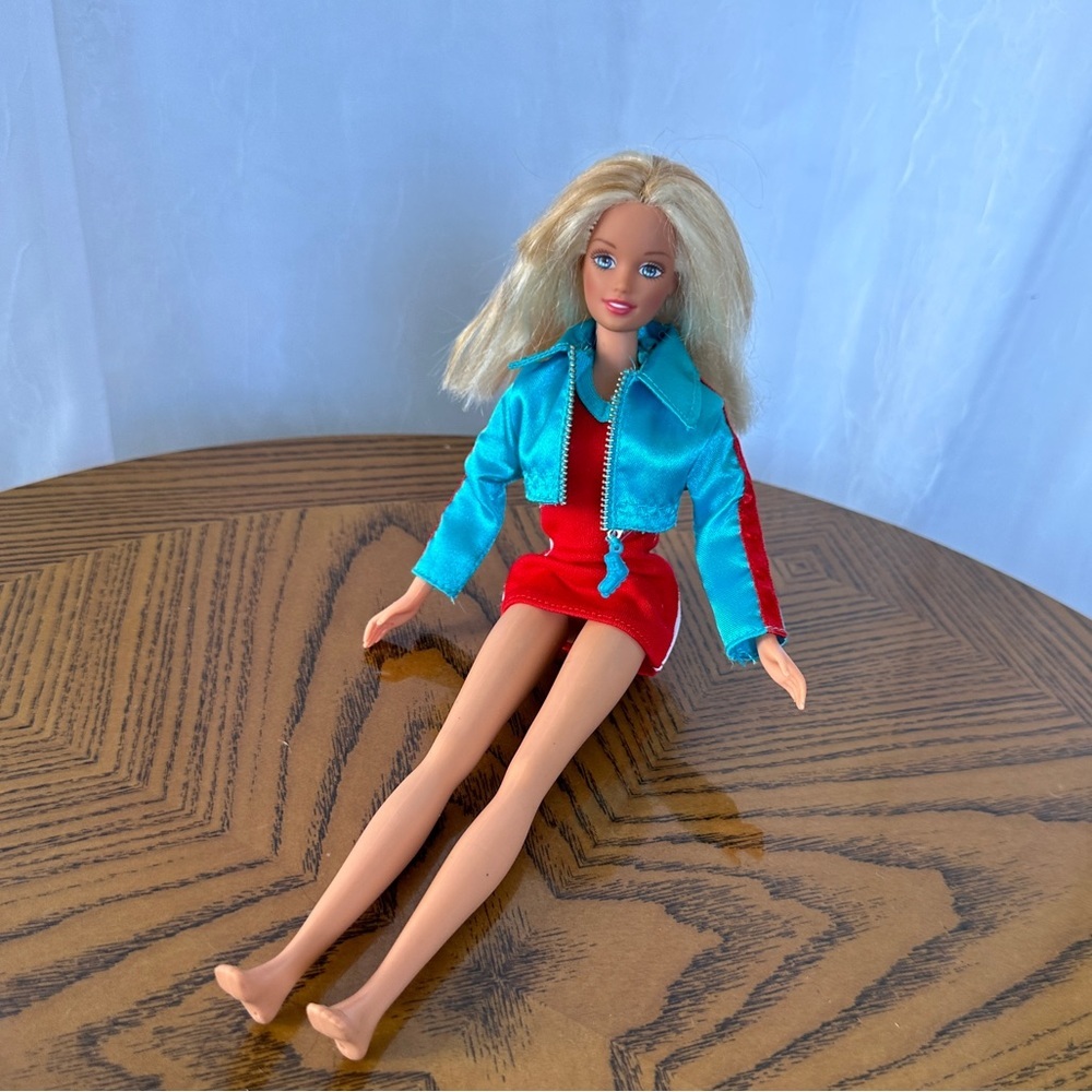 Vintage 1995 Mattel Barbie Doll‎ Generation Girl w/ Fashion Avenue Skater Outfit